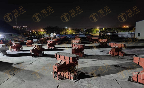 扭王字块预制现场(3).jpg